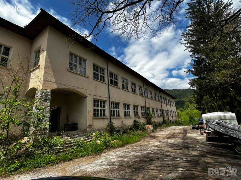 Building with a 5,030 sq. m Regulated Land Plot for Sale near Pamporovo Resort, Bulgaria — main photo