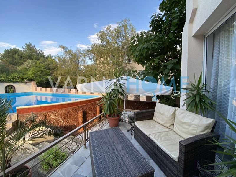 Hotel for Sale in Chayka Resort, Varna, Bulgaria — 1,200 m² — exterior view