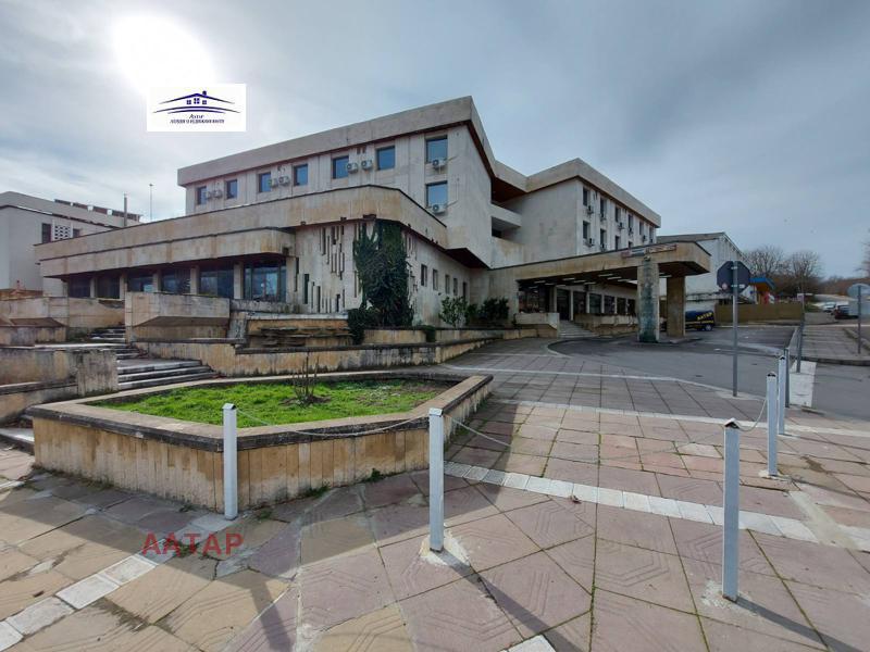 Hotel for Sale in Loznitsa, Razgrad Province, Bulgaria — exterior view