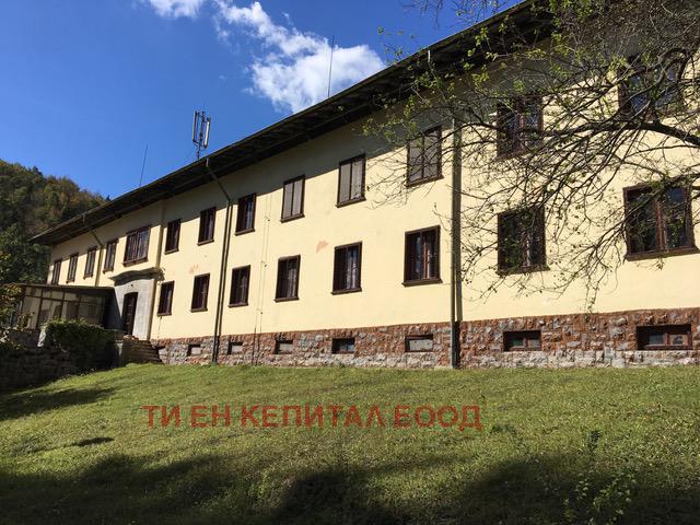 Hotel for Sale in Lagerite, Veliko Tarnovo Province, Bulgaria — exterior view