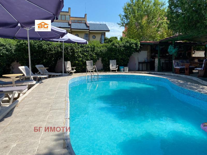 Hotel for Sale in Evksinograd, Varna, Bulgaria — 1,250 m² (ref. 37164180) — exterior view
