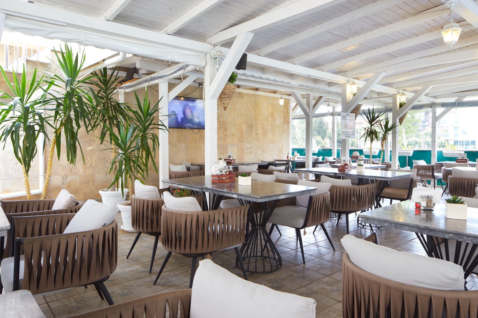 Hotel for Sale in Sunny Beach Resort, Burgas Province, Bulgaria — 5,046 m² — exterior view