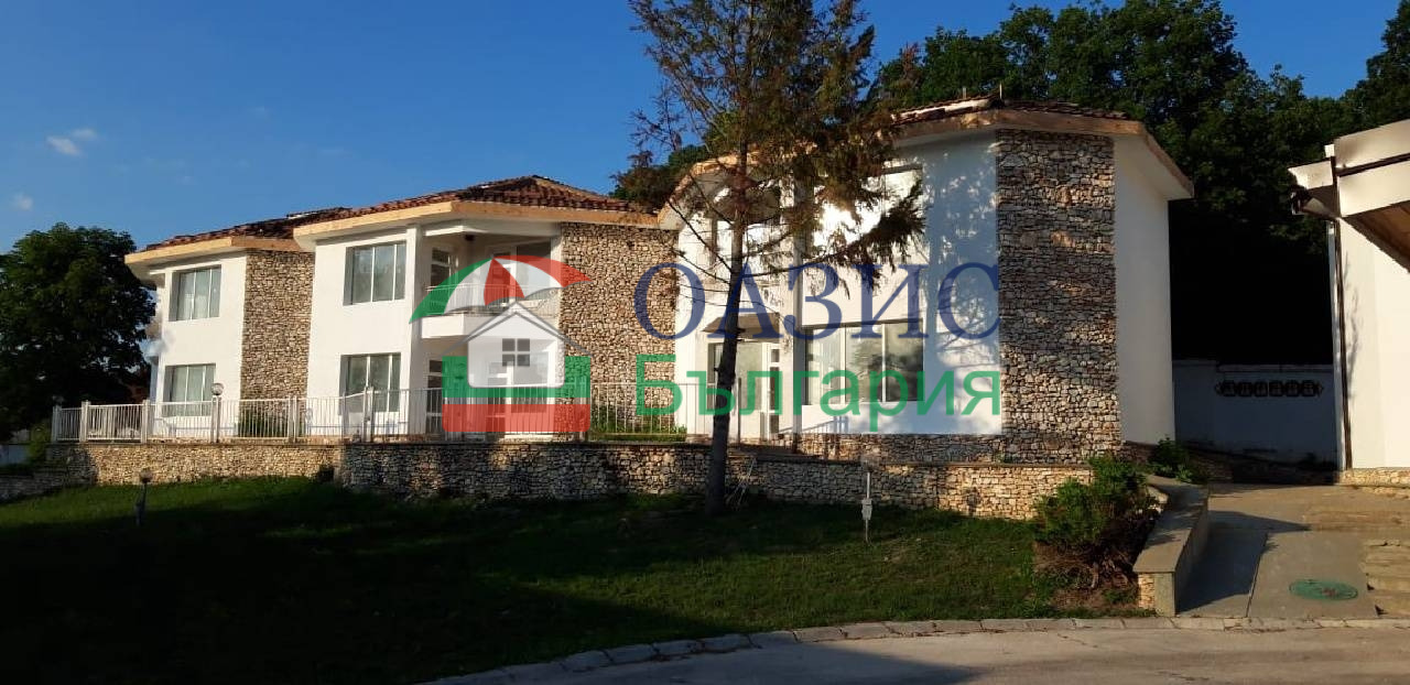 Hotel for Sale in Obrochishte, Dobrich Province, Bulgaria — exterior view