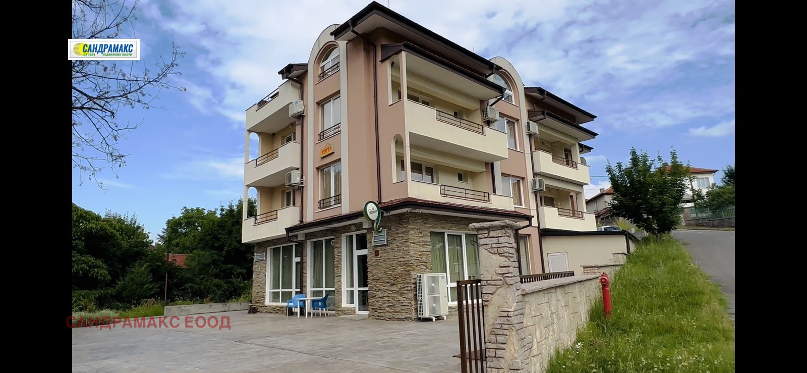 Hotel for Sale in Mineralni Bani, Haskovo Province, Bulgaria — 697 m² — exterior view