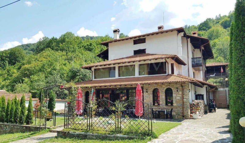 Hotel for Sale in Troyan, Lovech Province, Bulgaria — 667 m² — exterior view
