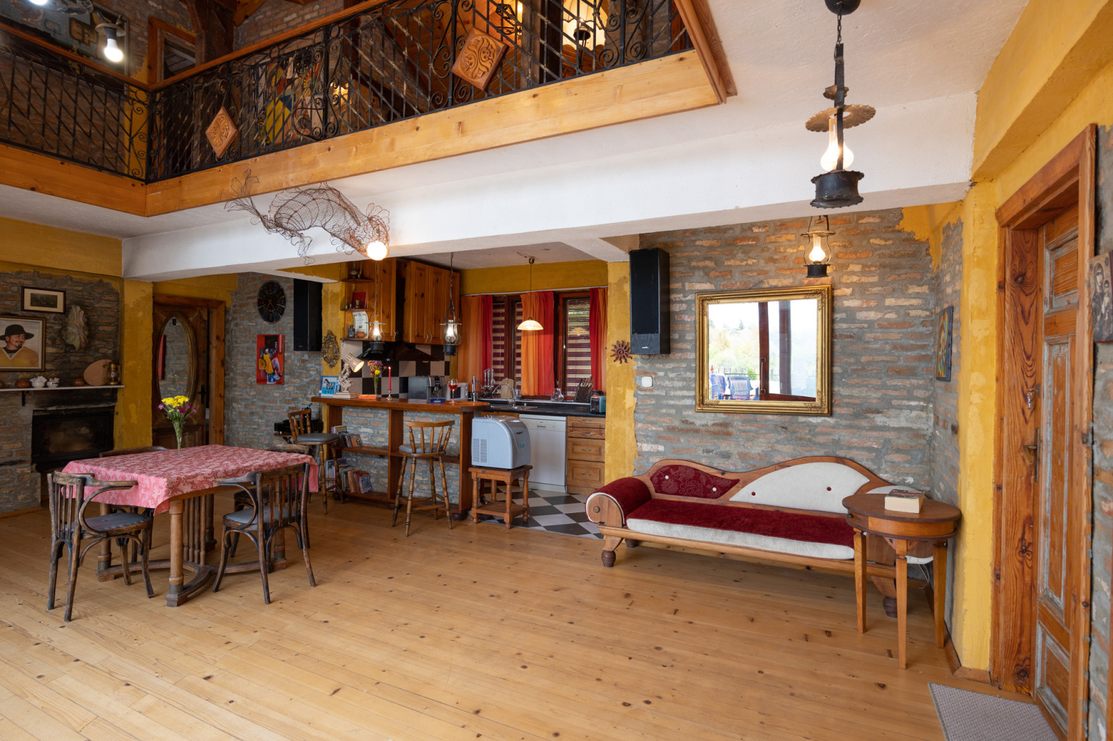 Hotel for Sale in Balchik, Dobrich Province, Bulgaria — 375 m² — exterior view