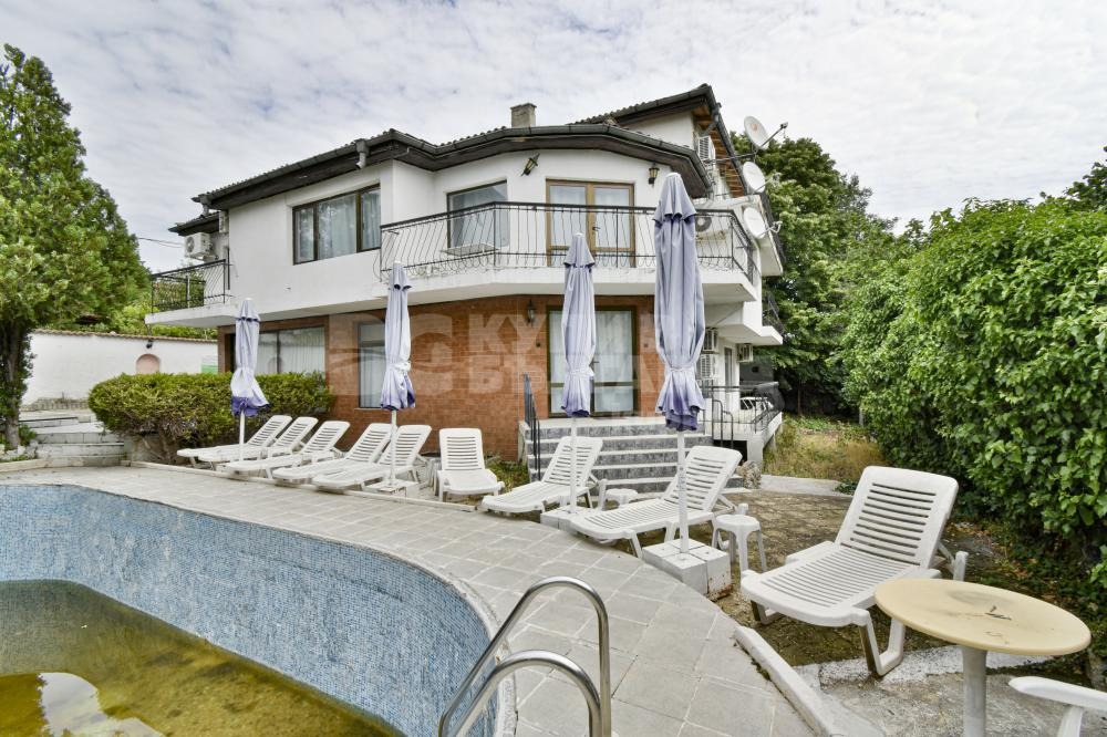Hotel for Sale in Evksinograd, Varna, Bulgaria — 1,250 m² — exterior view