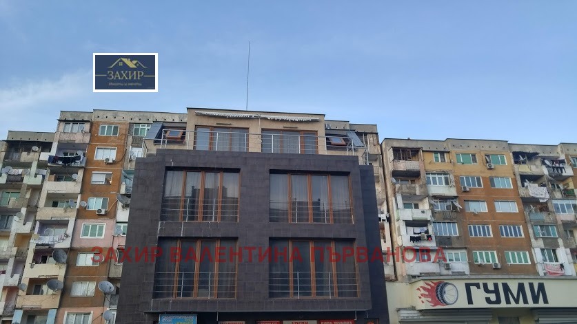 Hotel for Sale in Iztok, Pazardzhik, Bulgaria — exterior view