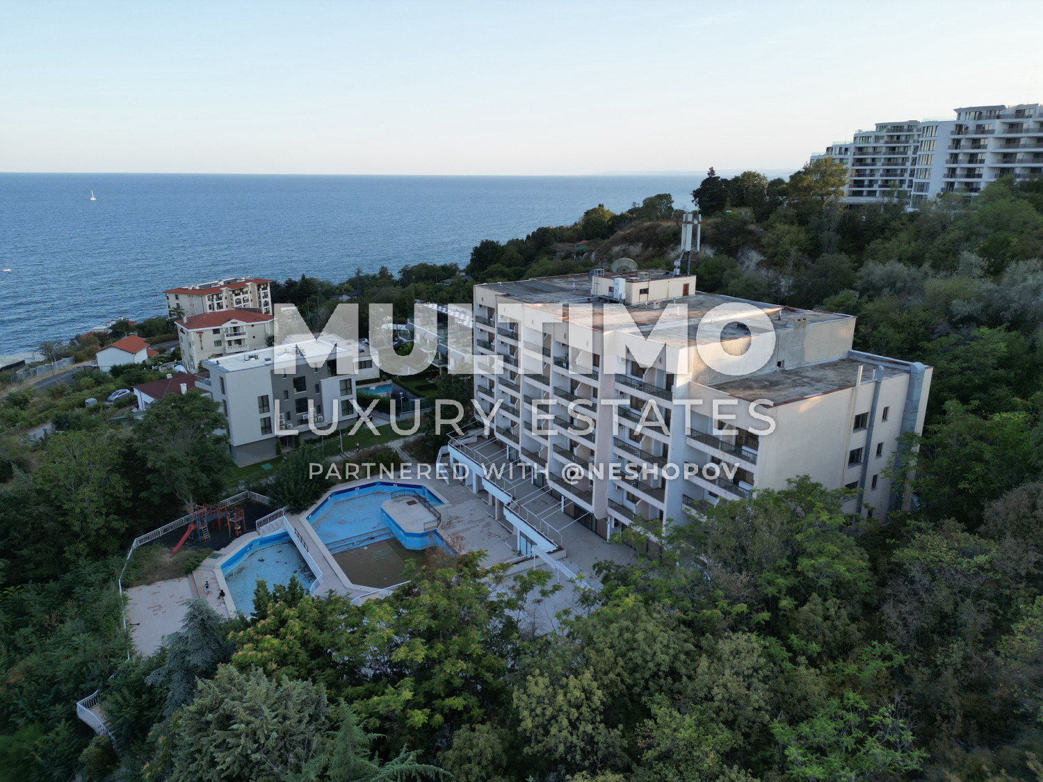 Hotel for Sale in Varna, Varna Province, Bulgaria — 26,000 m² — exterior view