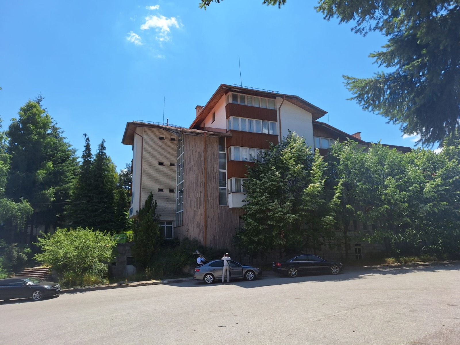 Hotel for Sale in Dospat, Smolyan Province, Bulgaria — 1,790 m² — exterior view
