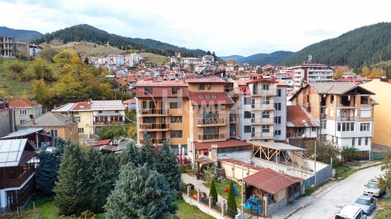 Hotel for Sale in Chepelare, Smolyan Province, Bulgaria — 1,000 m² (ref. 47550091) — exterior view