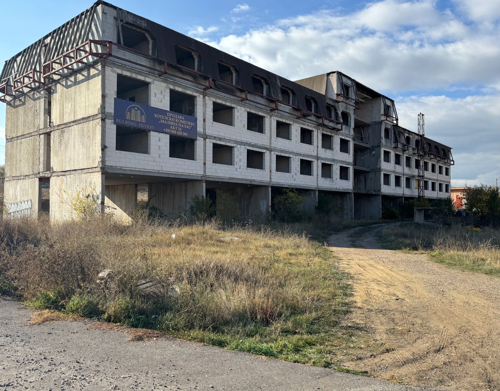 Hotel for Sale in Gorna Malina, Sofia Province, Bulgaria — exterior view