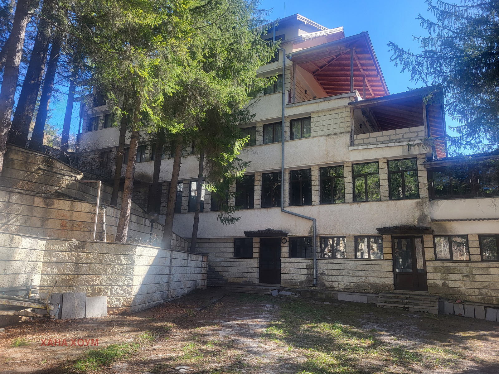 Hotel for Sale in Shipkovo, Lovech Province, Bulgaria — 1,138 m² — main photo