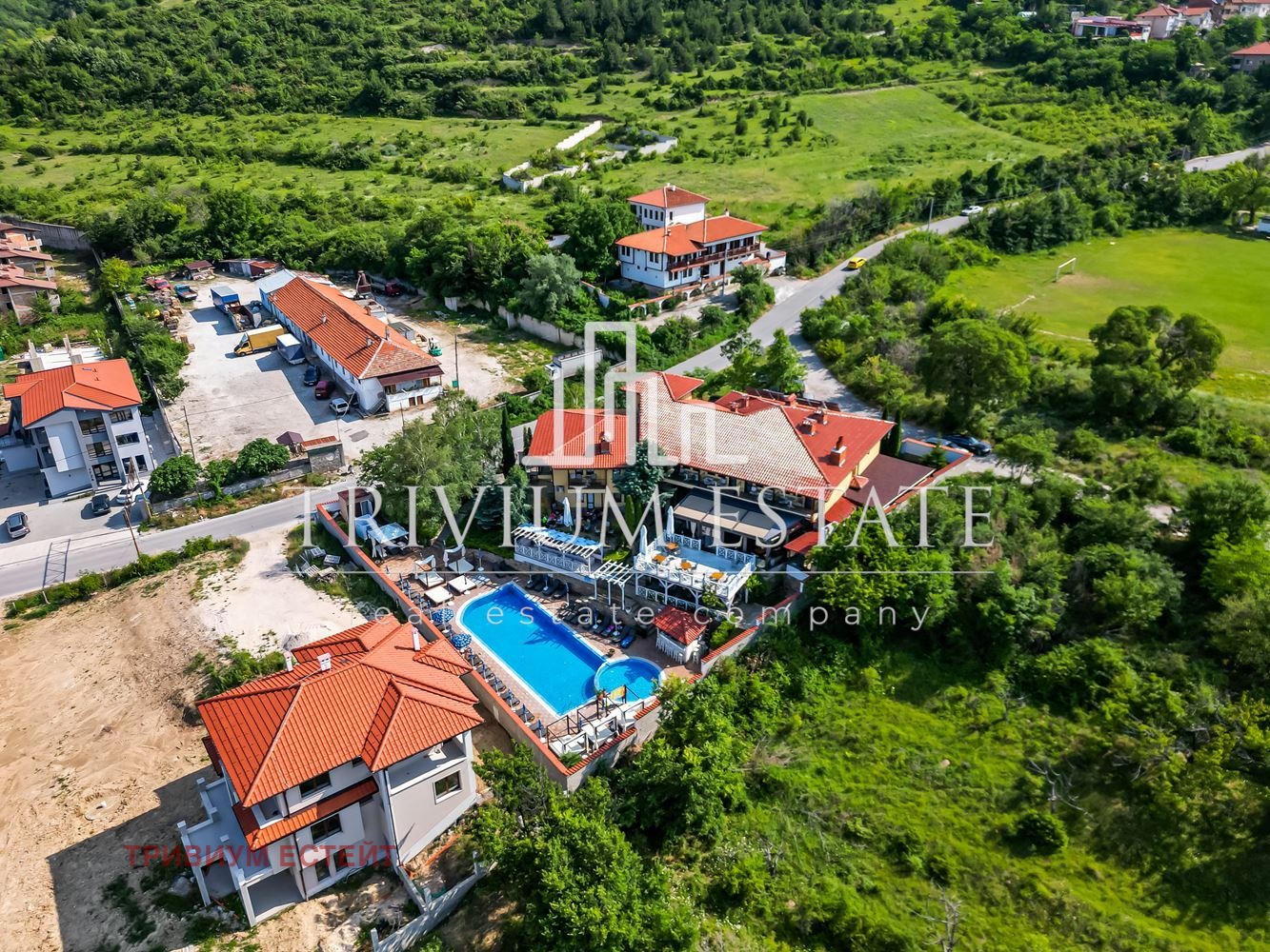 Hotel for Sale in Asenovgrad, Plovdiv Province, Bulgaria — 676 m² — exterior view