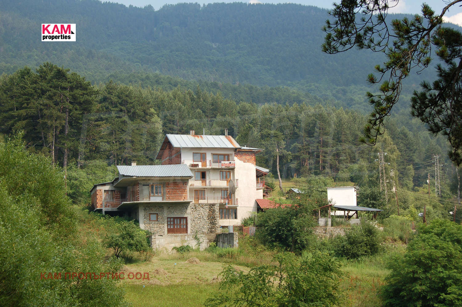 Hotel for Sale in Strumyani, Blagoevgrad Province, Bulgaria — exterior view