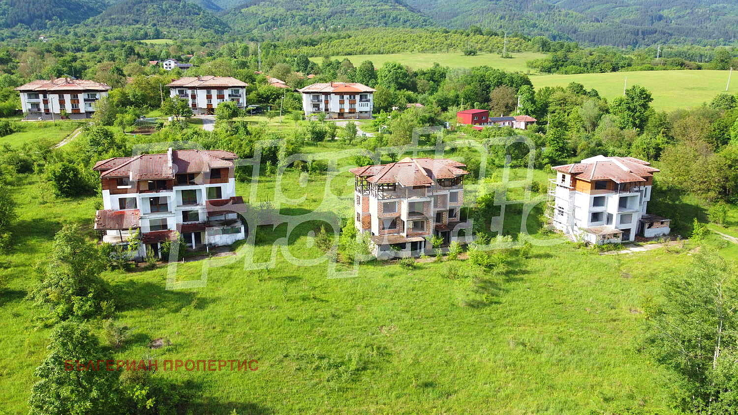 Hotel for Sale in Kravenik, Gabrovo Province, Bulgaria — 2,172 m² — exterior view