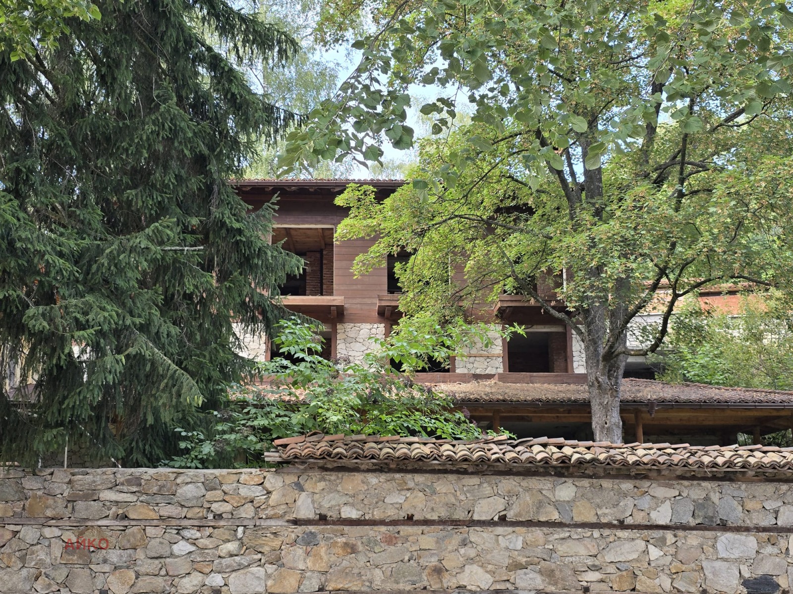Hotel for Sale in Koprivshtitsa, Sofia Province, Bulgaria — 1,600 m² — exterior view