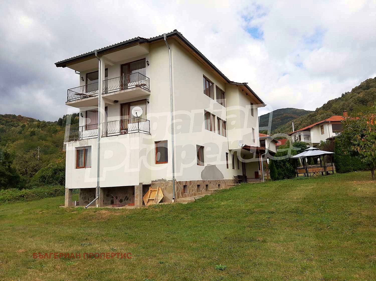 Hotel for Sale in Kravenik, Gabrovo Province, Bulgaria — 468 m² — exterior view