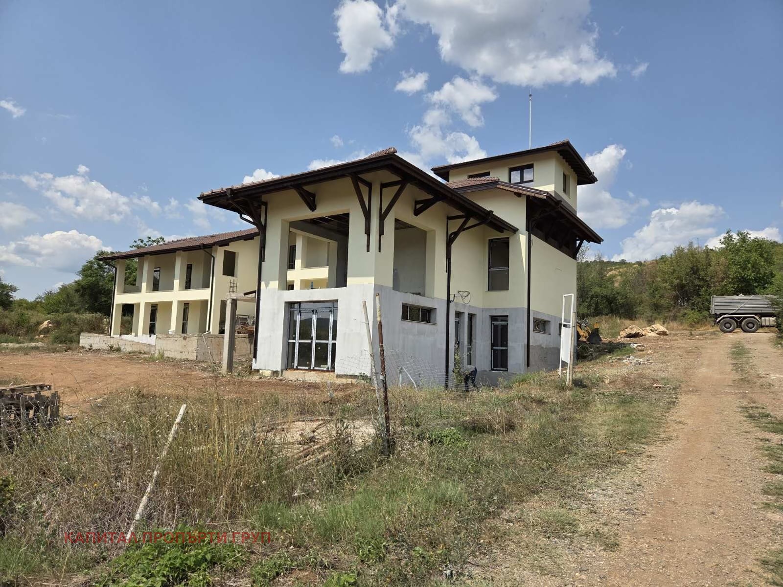 Hotel for Sale in Mogilovo, Stara Zagora Province, Bulgaria — exterior view