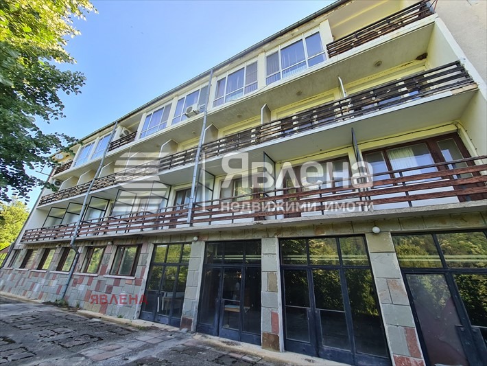 Hotel for Sale in Teteven, Lovech Province, Bulgaria — 1,661 m² — exterior view