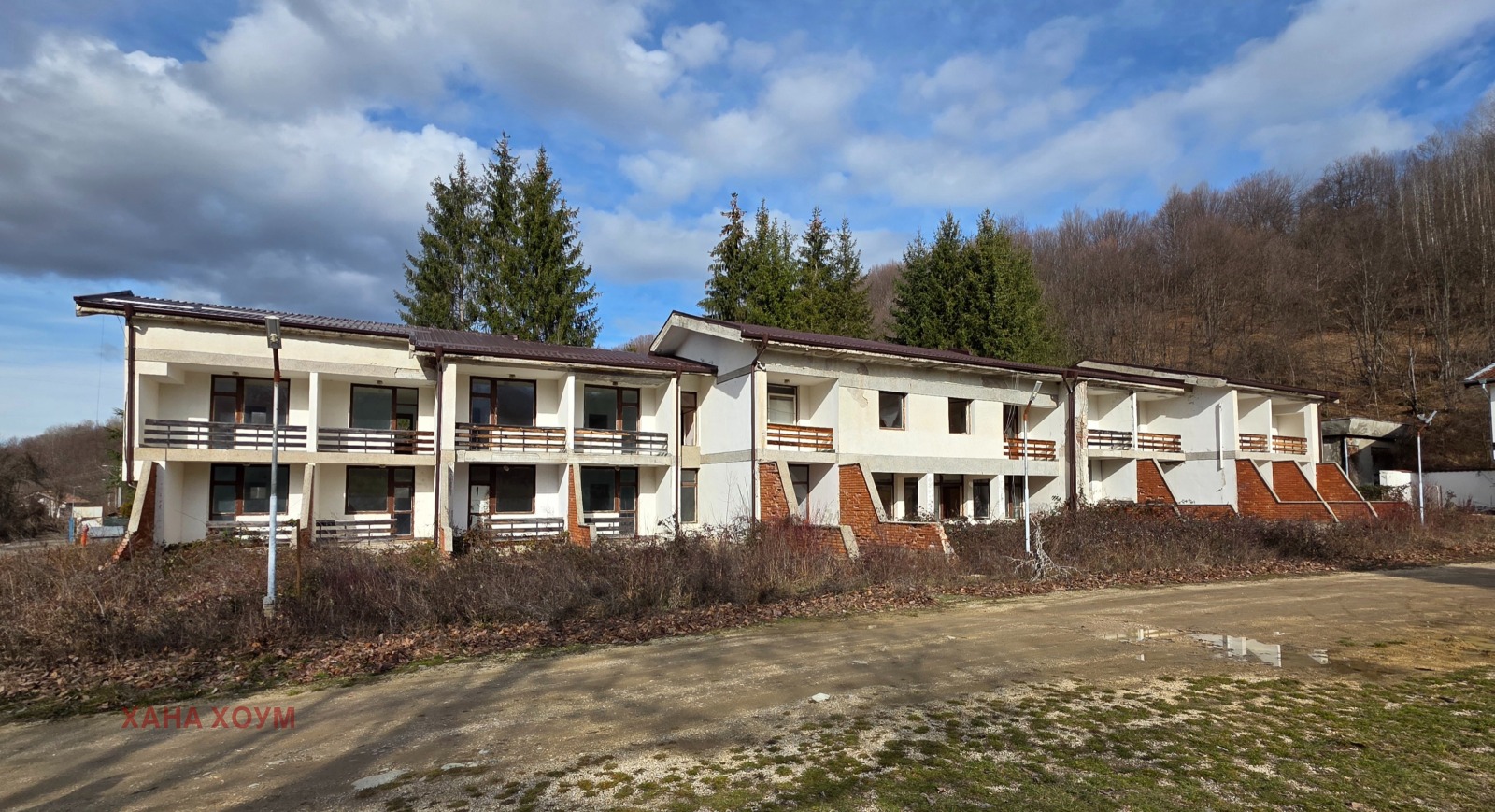 Hotel for Sale in Apriltsi, Lovech Province, Bulgaria — 990 m² — exterior view