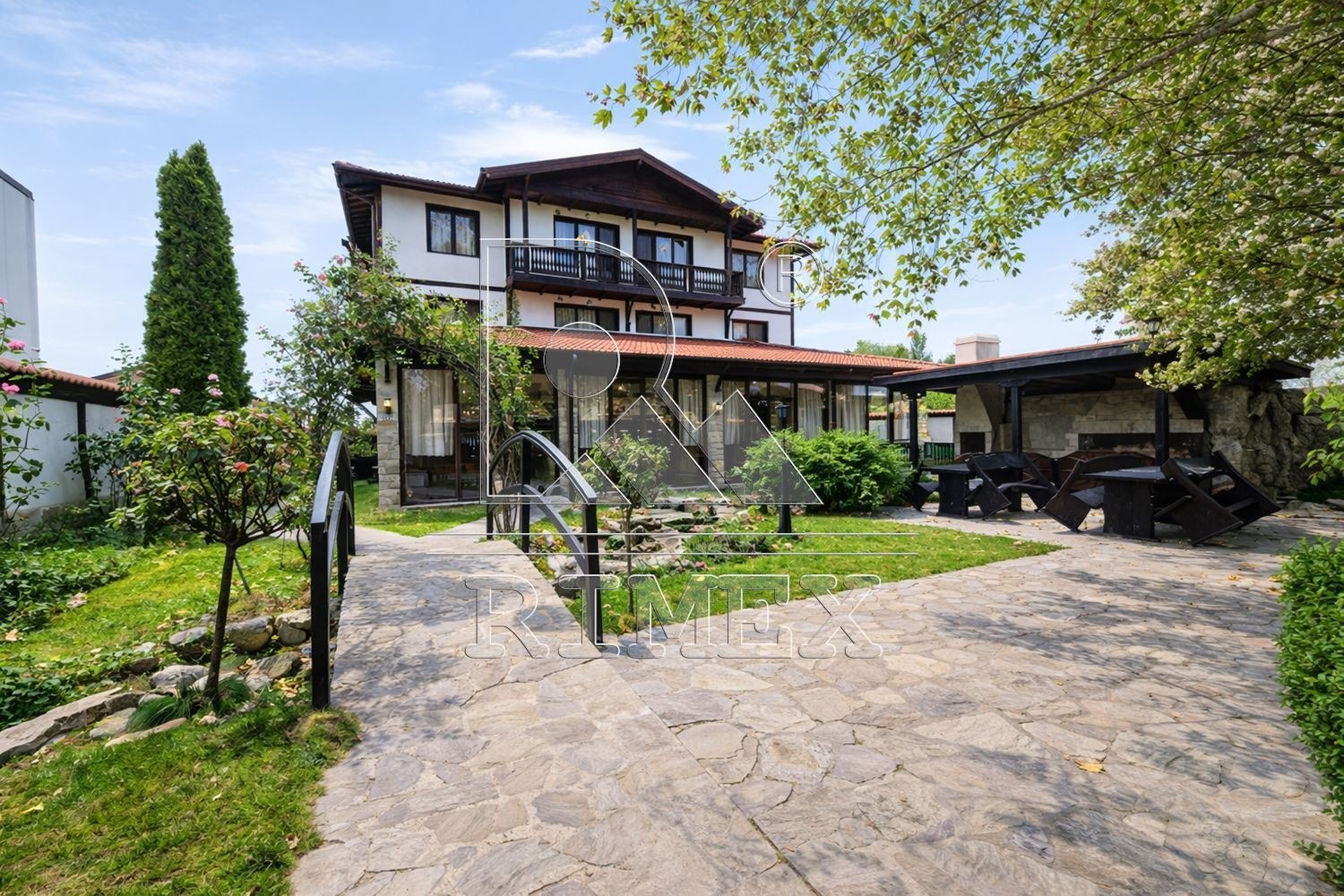 Hotel for Sale in Asenovgrad, Plovdiv Province, Bulgaria — 330 m² — exterior view
