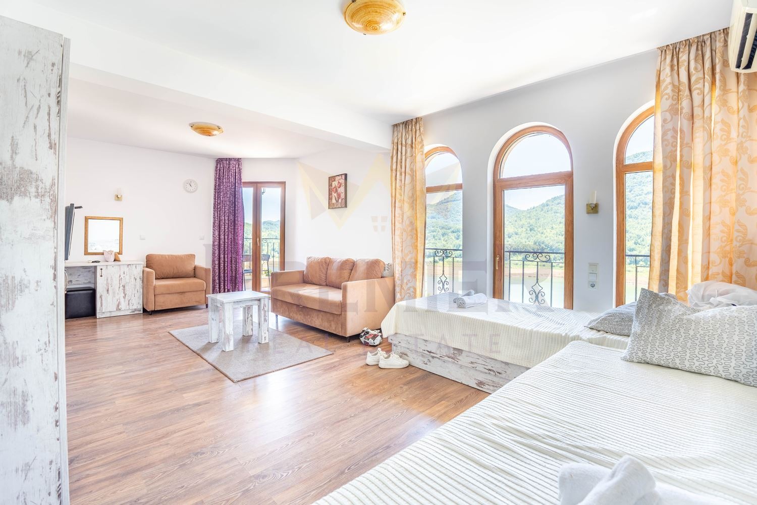 Hotel for Sale in Asparuhovo, Varna Province, Bulgaria — 500 m² — exterior view