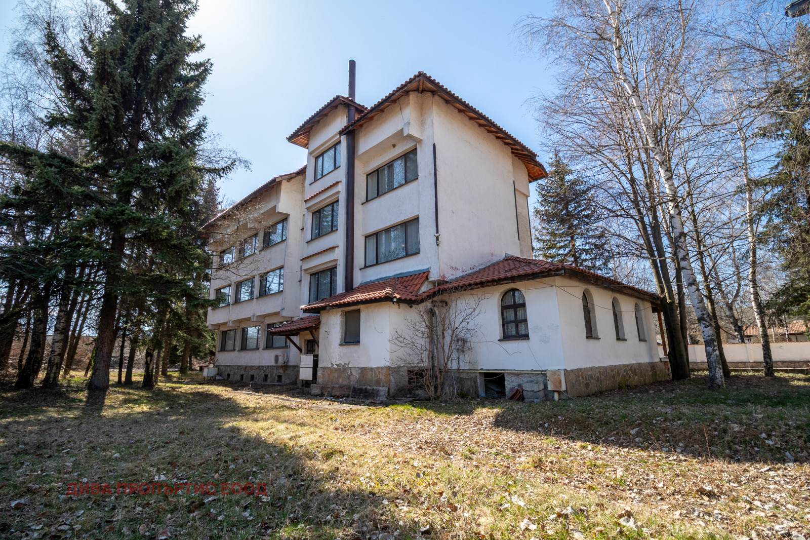 Hotel for Sale in Samokov, Sofia Province, Bulgaria — exterior view