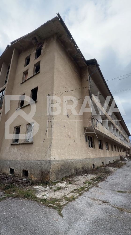 Hotel for Sale in Teteven, Lovech Province, Bulgaria — 3,600 m² — main photo