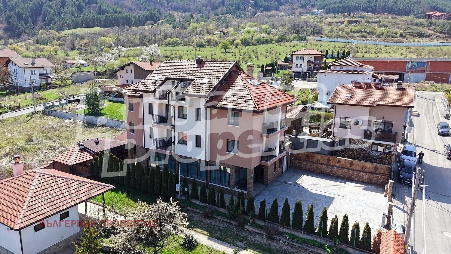 Hotel for Sale in Sapareva Banya, Kyustendil Province, Bulgaria — 780 m² — exterior view