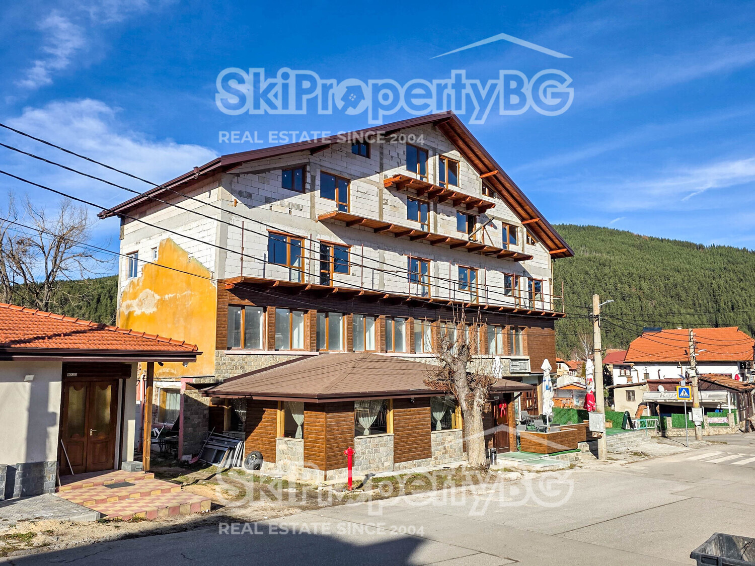 Hotel for Sale in Govedartsi, Sofia Province, Bulgaria — 1,011 m² — exterior view
