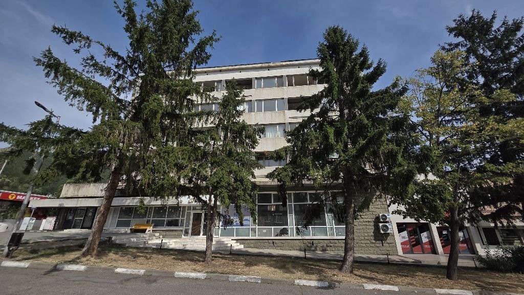 Hotel for Sale in Tvarditsa, Sliven Province, Bulgaria — exterior view