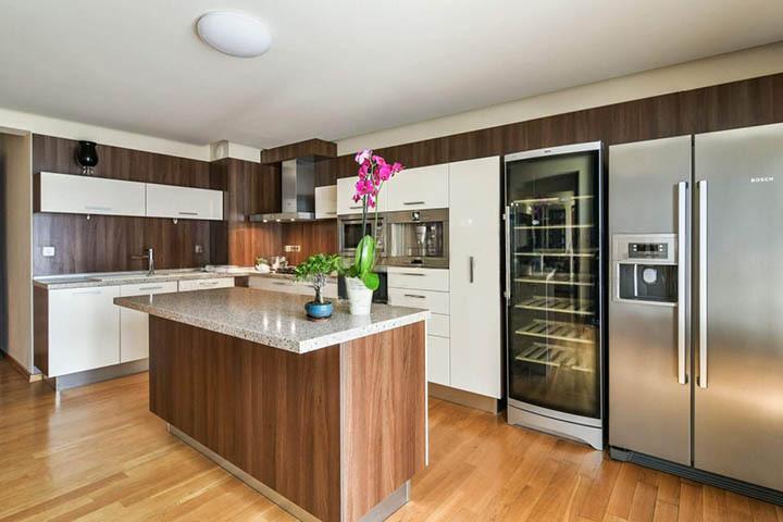 Apartments For Sale Multi-Room, Varna, Center