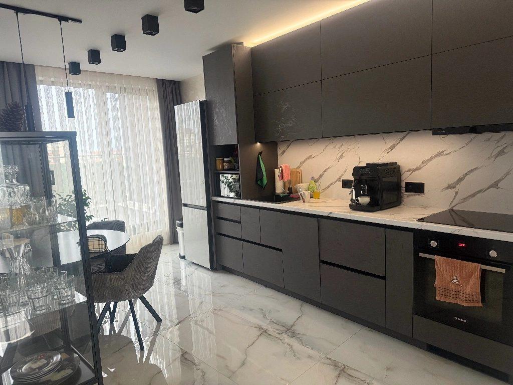 Luxury Apartment 180sqm 4-Room