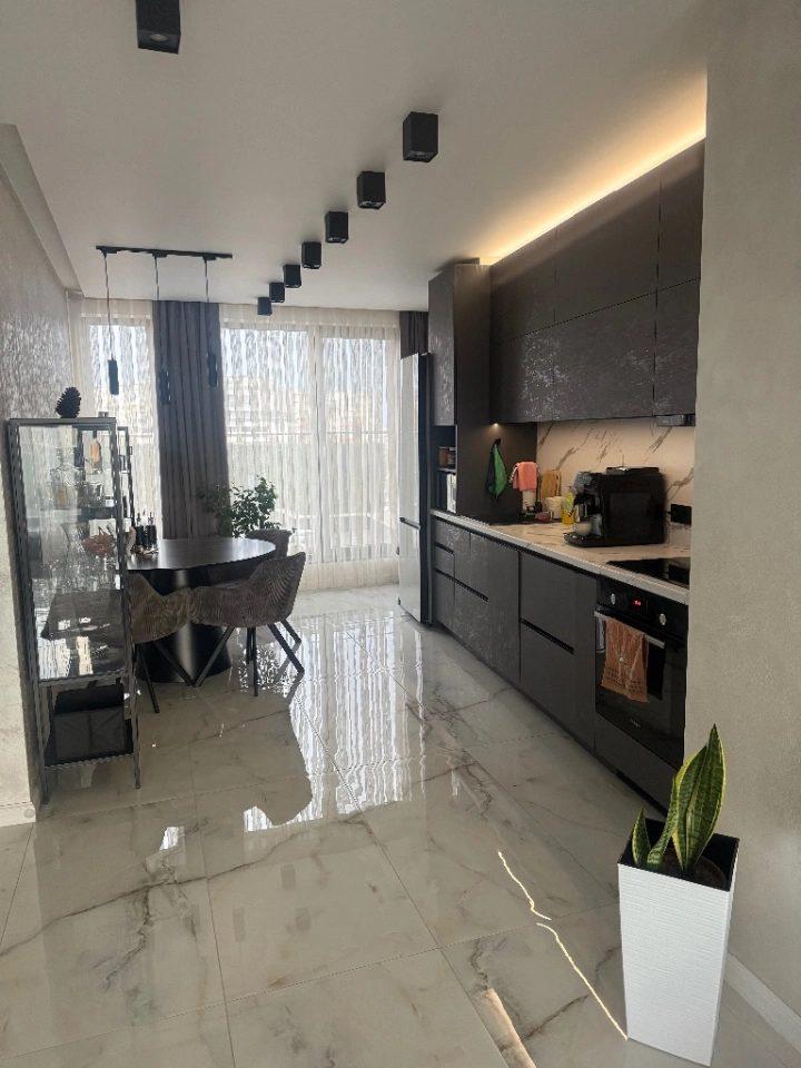 Luxury Apartment 180sqm 4-Room