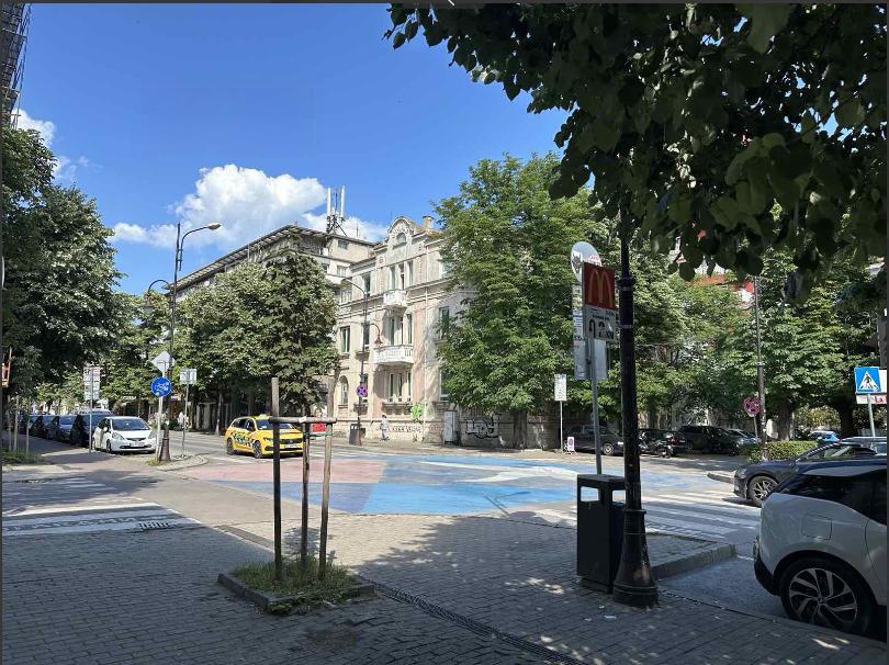 Apartments For Sale 3-Room, Varna, Center