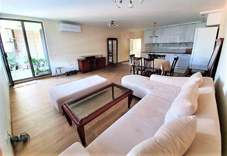 Apartments For Sale 3-Room, Varna, Operata