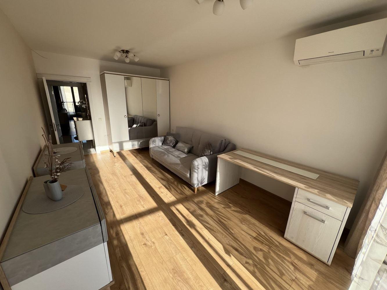 Apartments For Sale 3-Room, Varna, Operata