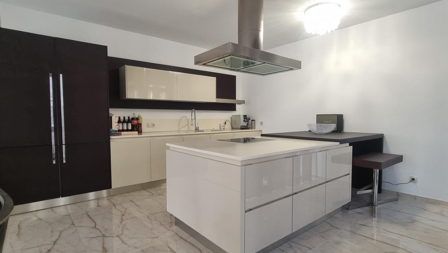 Apartments For Sale 4-Room, Sofia, Iztok
