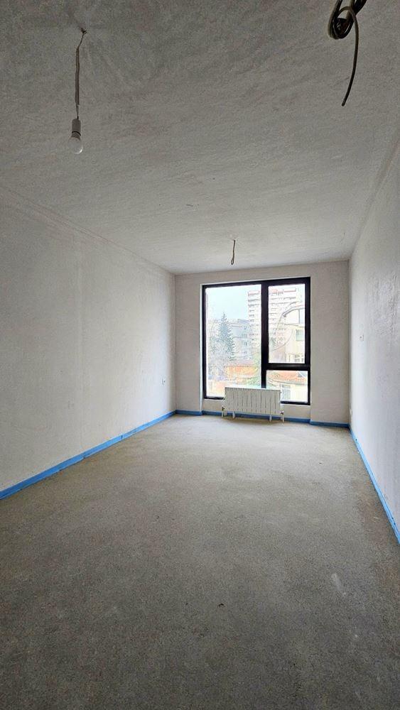 Apartments For Sale 4-Room, Sofia, Mladost 2