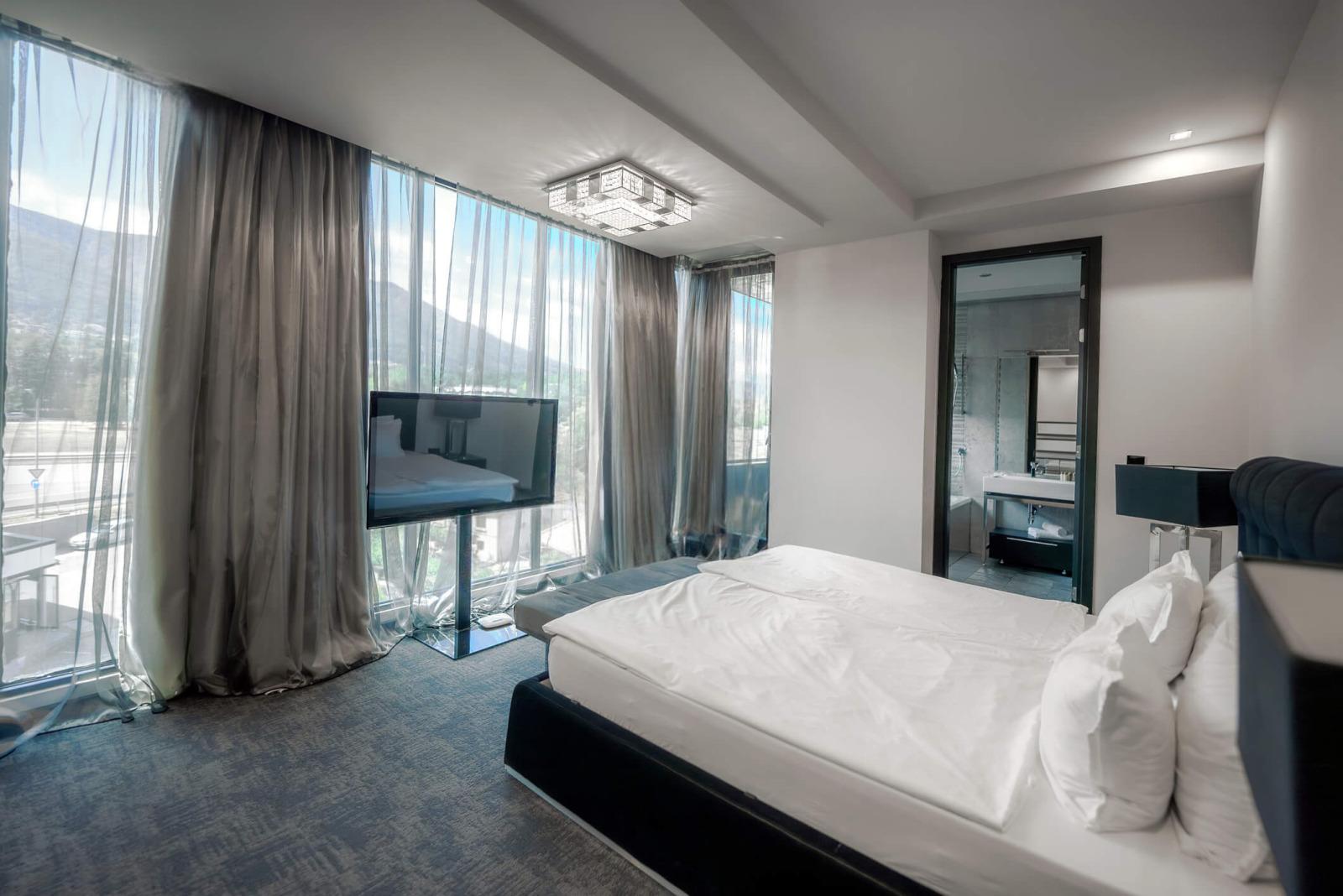 Apartments For Sale 4-Room, Sofia, Manastirski Livadi