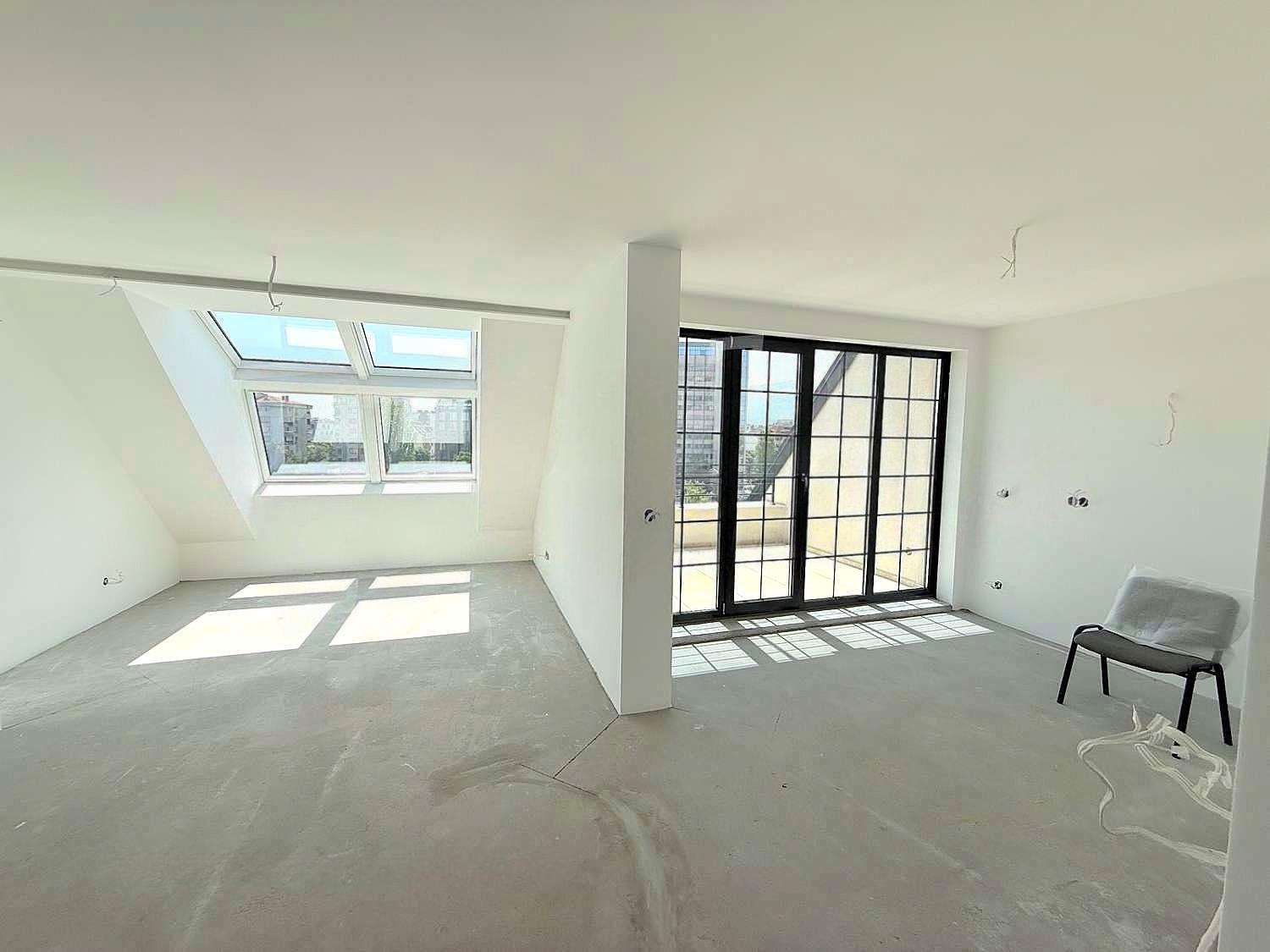 Apartments For Sale 3-Room, Sofia, Center