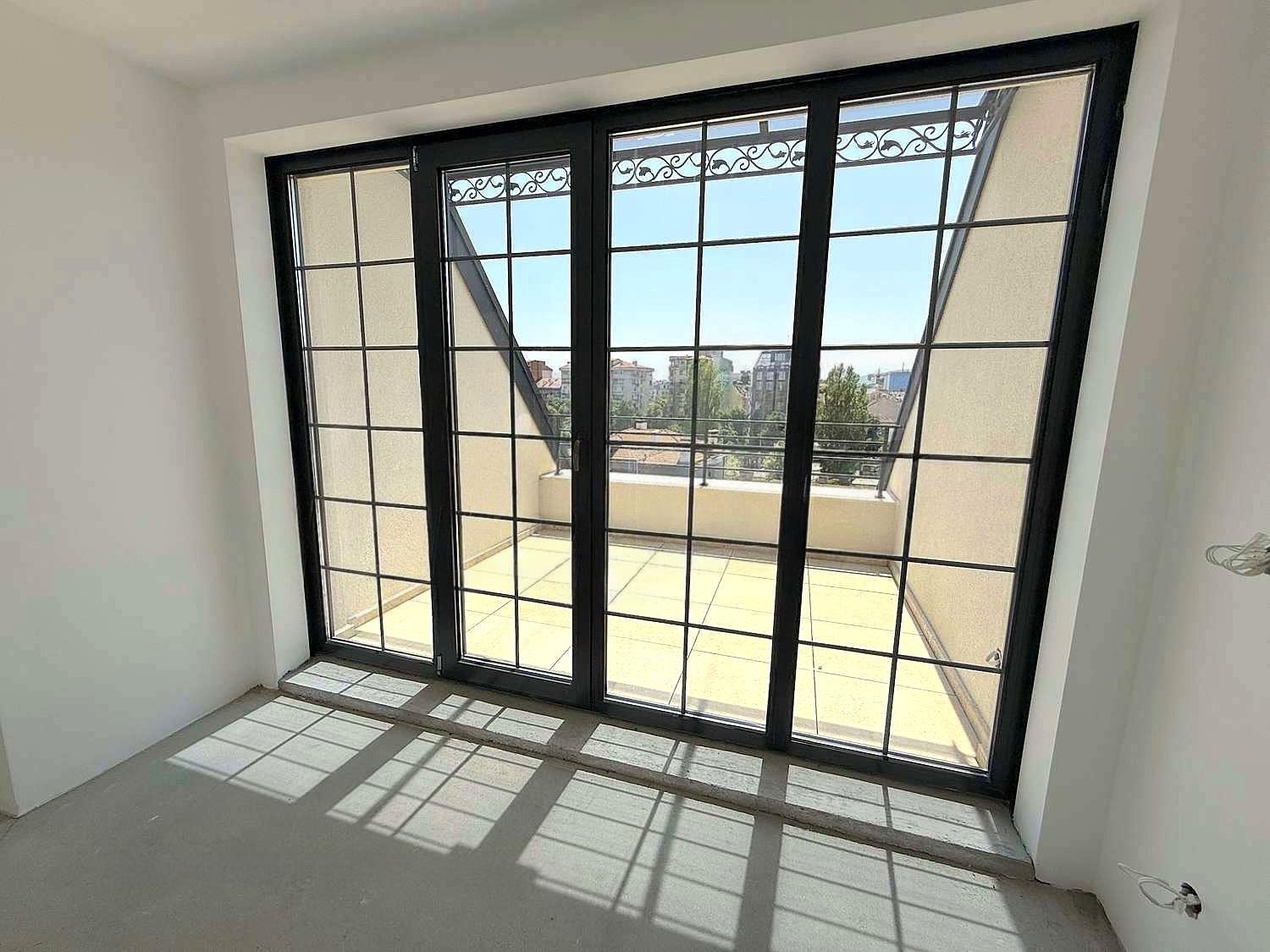 Apartments For Sale 3-Room, Sofia, Center