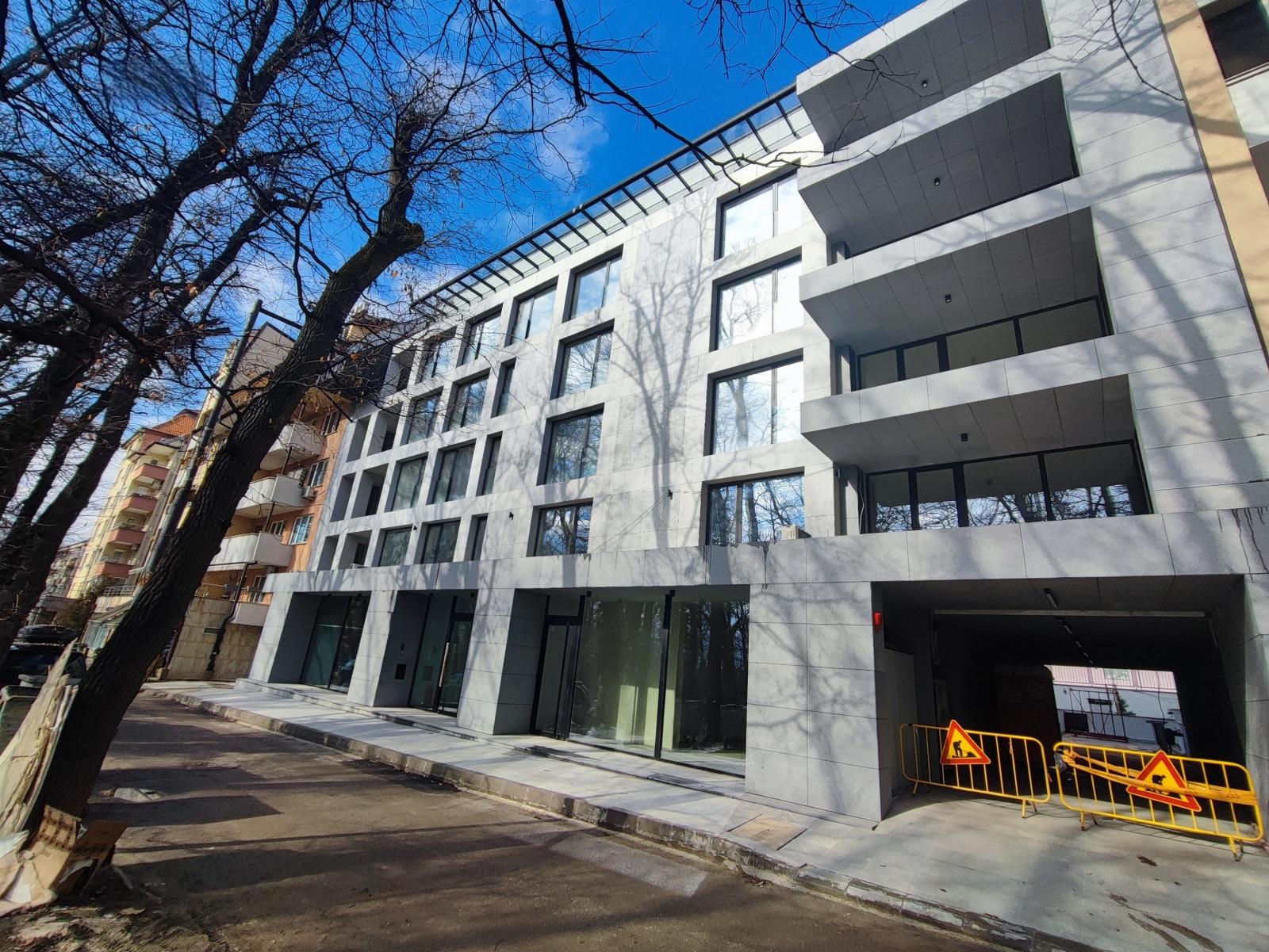 Apartments For Sale 3-Room, Sofia, Lozenets