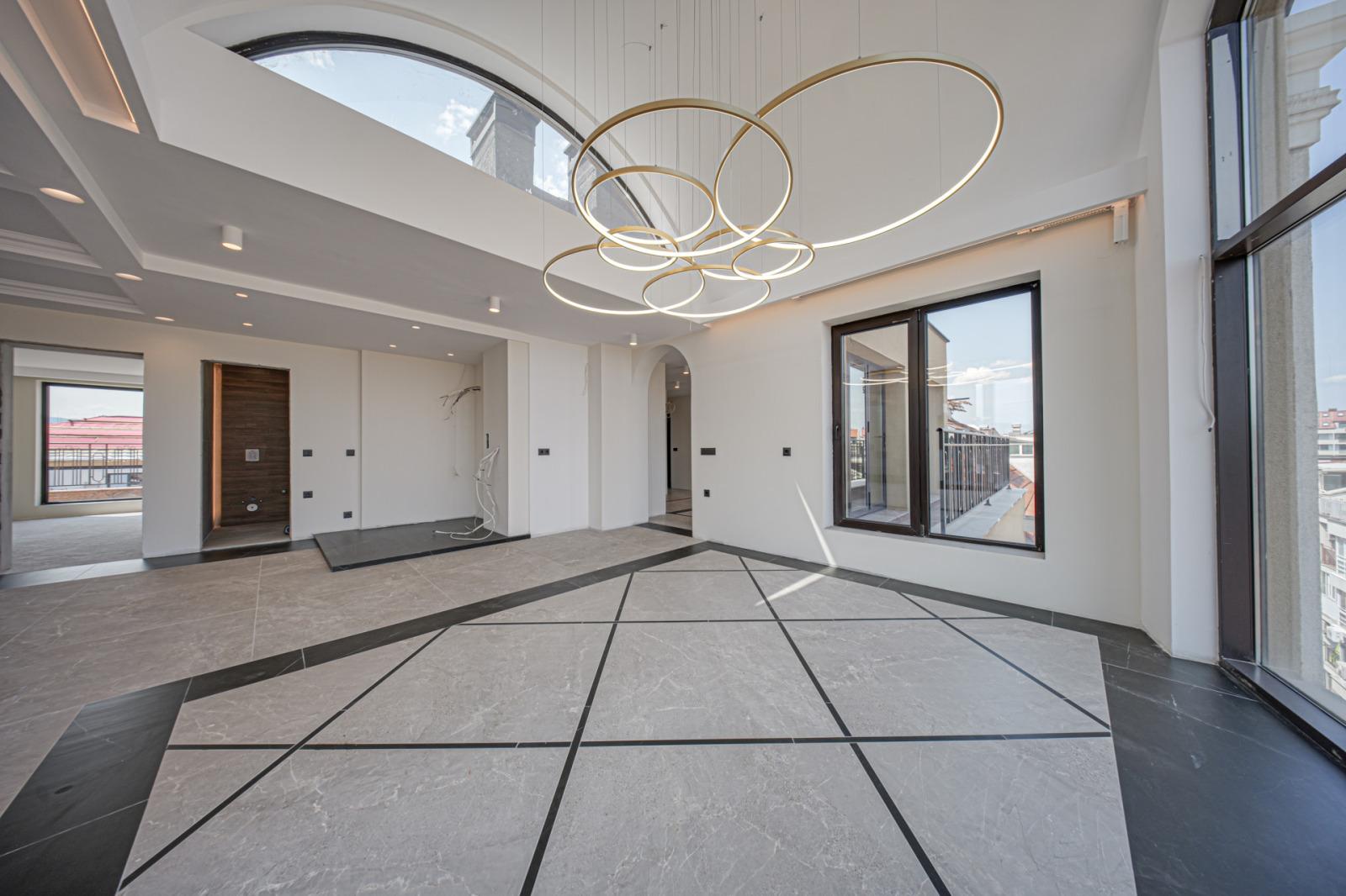 Apartments For Sale 4-Room, Sofia, Center