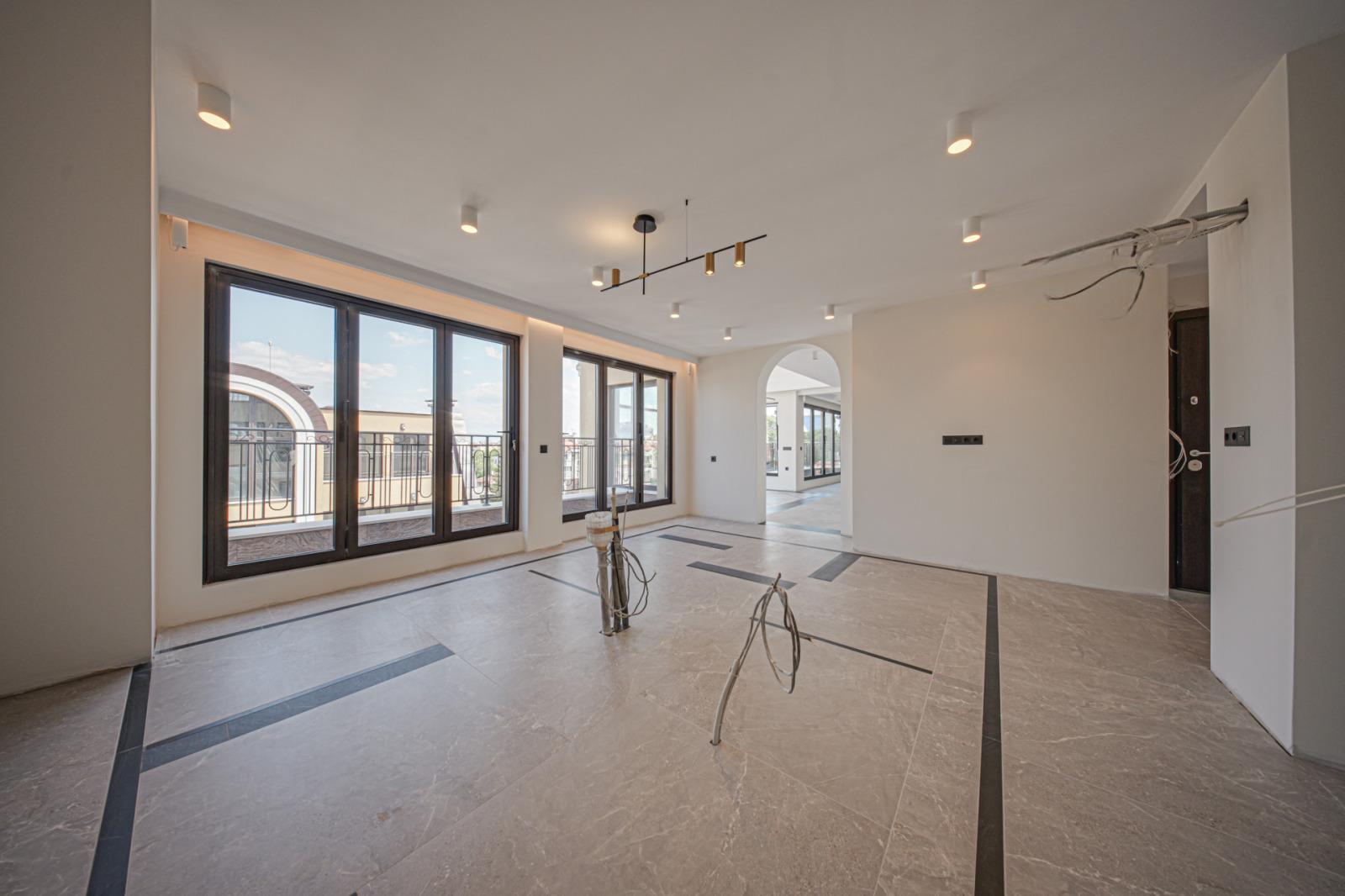 Apartments For Sale 4-Room, Sofia, Center