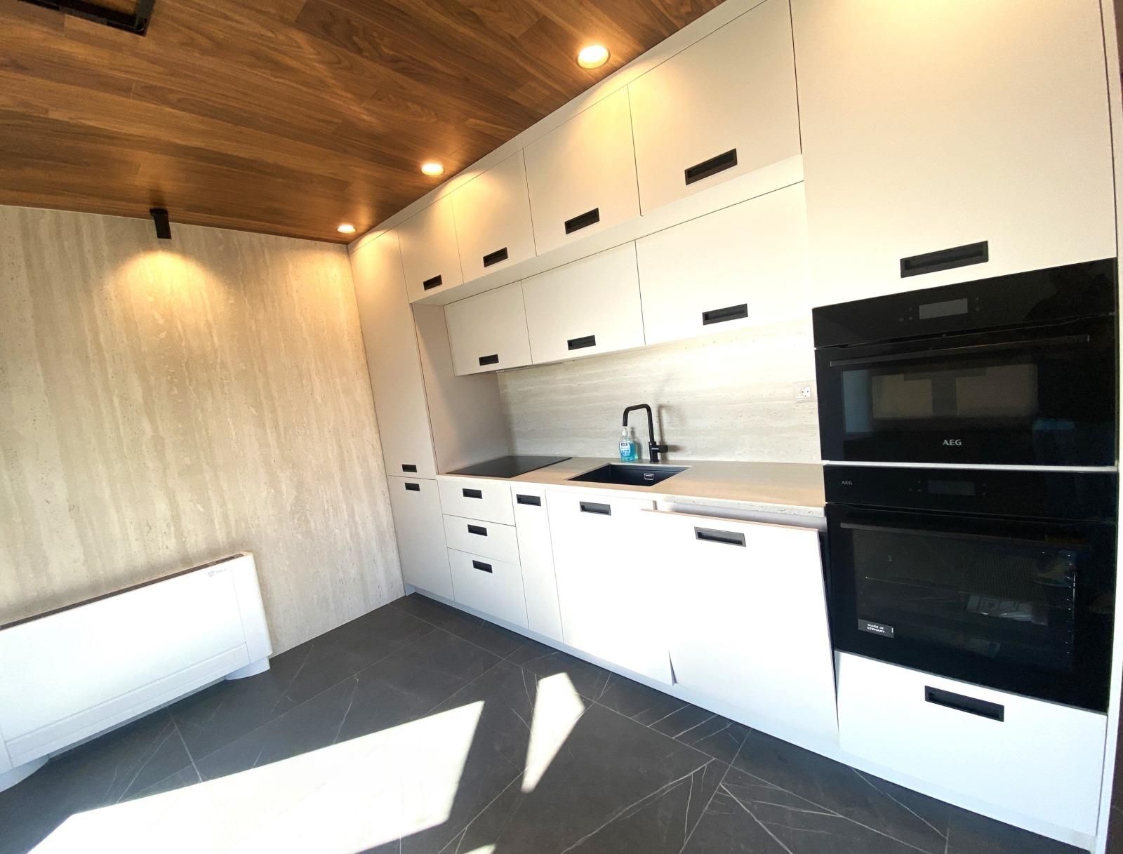 Apartments For Sale 3-Room, Sofia, Lozenets