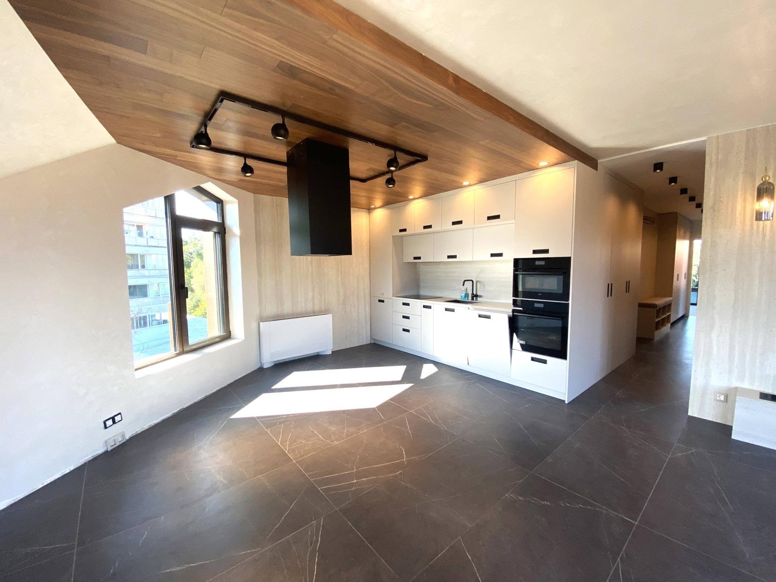 Apartments For Sale 3-Room, Sofia, Lozenets