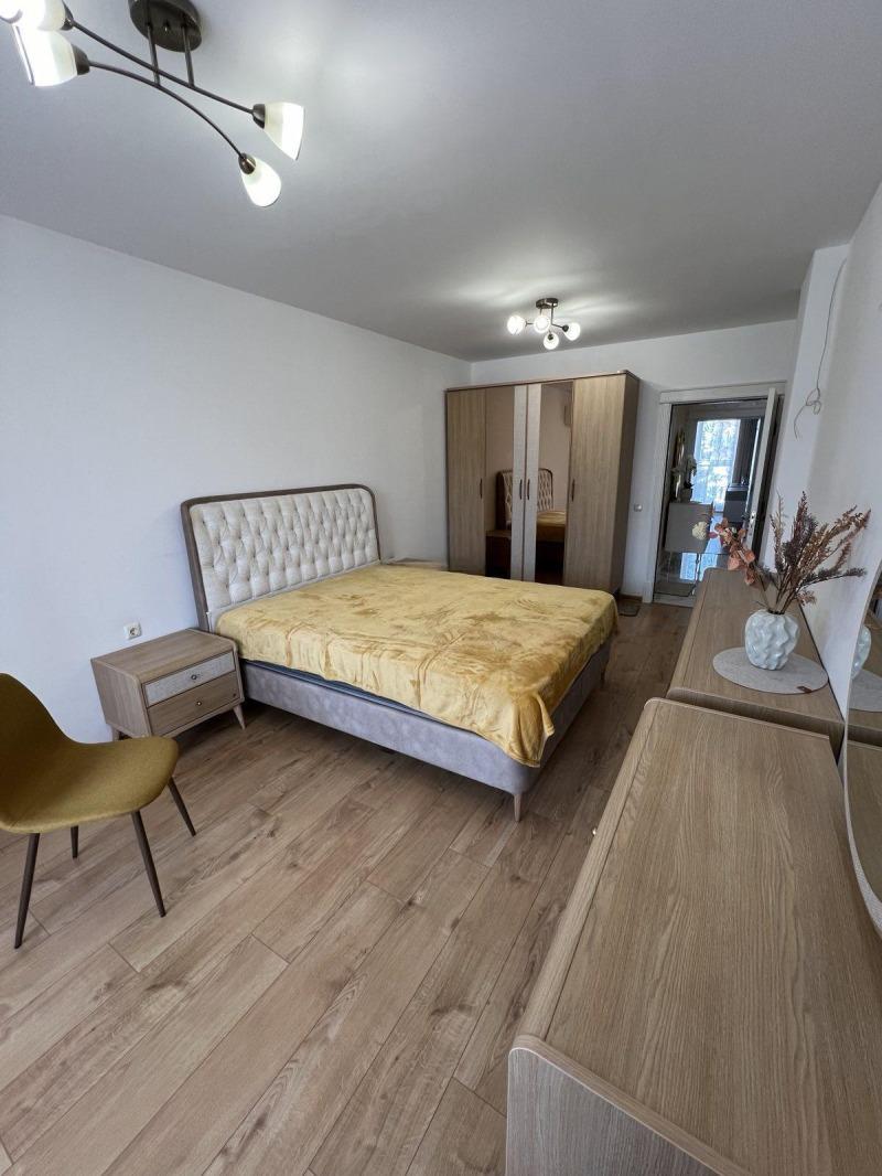 Apartments For Sale 3-Room, Varna, Center