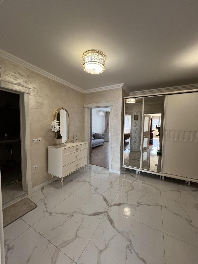 Apartments For Sale 3-Room, Varna, Center